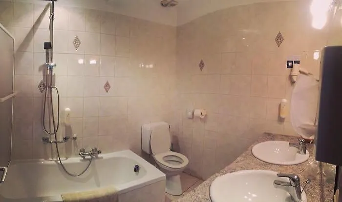 호텔 La Cremaillere 3*